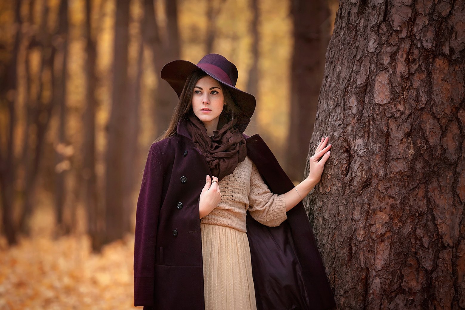 девушка осень ретро шляпа плащ пальто листья вгляд тон, Липатова Анна