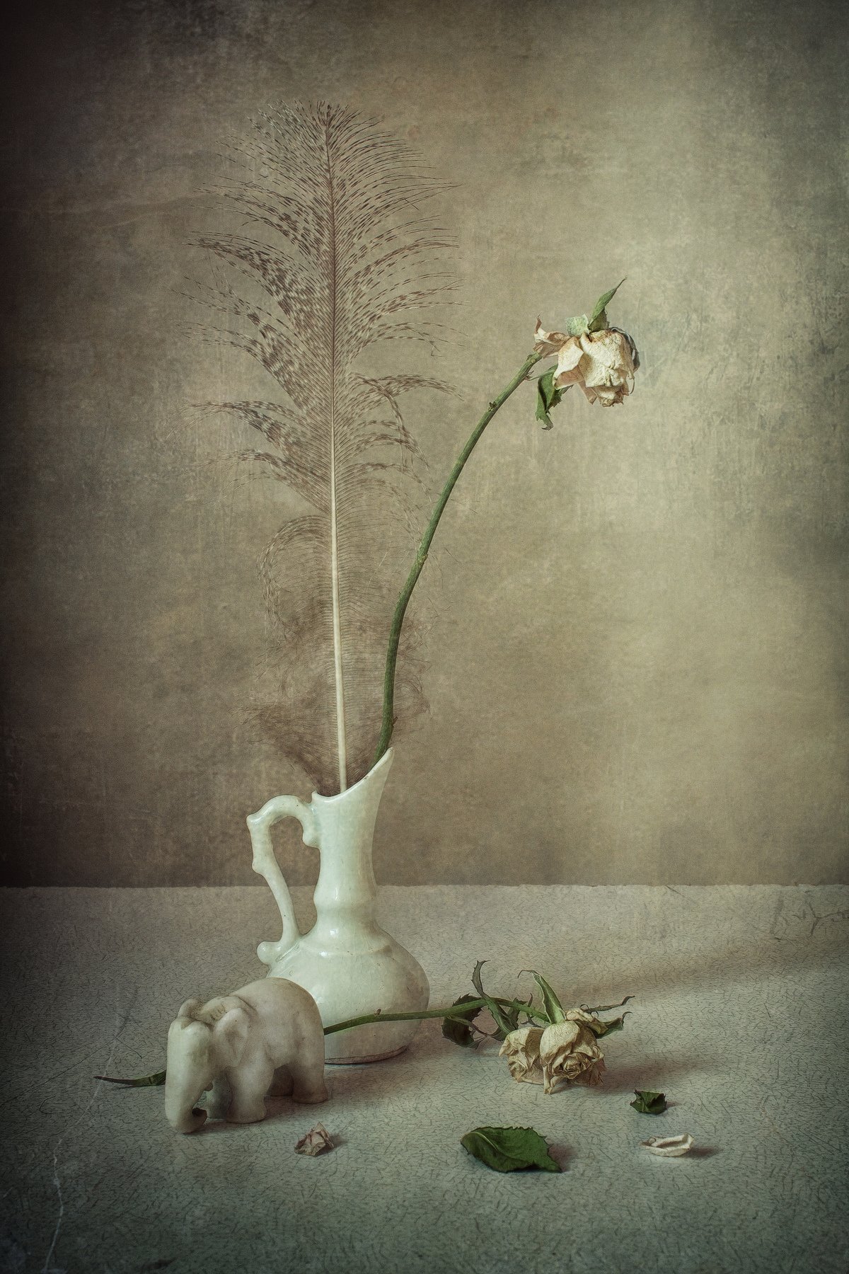 натюрморт, цветы, розы, фарфор, статуэтка, слон, Анна Петина