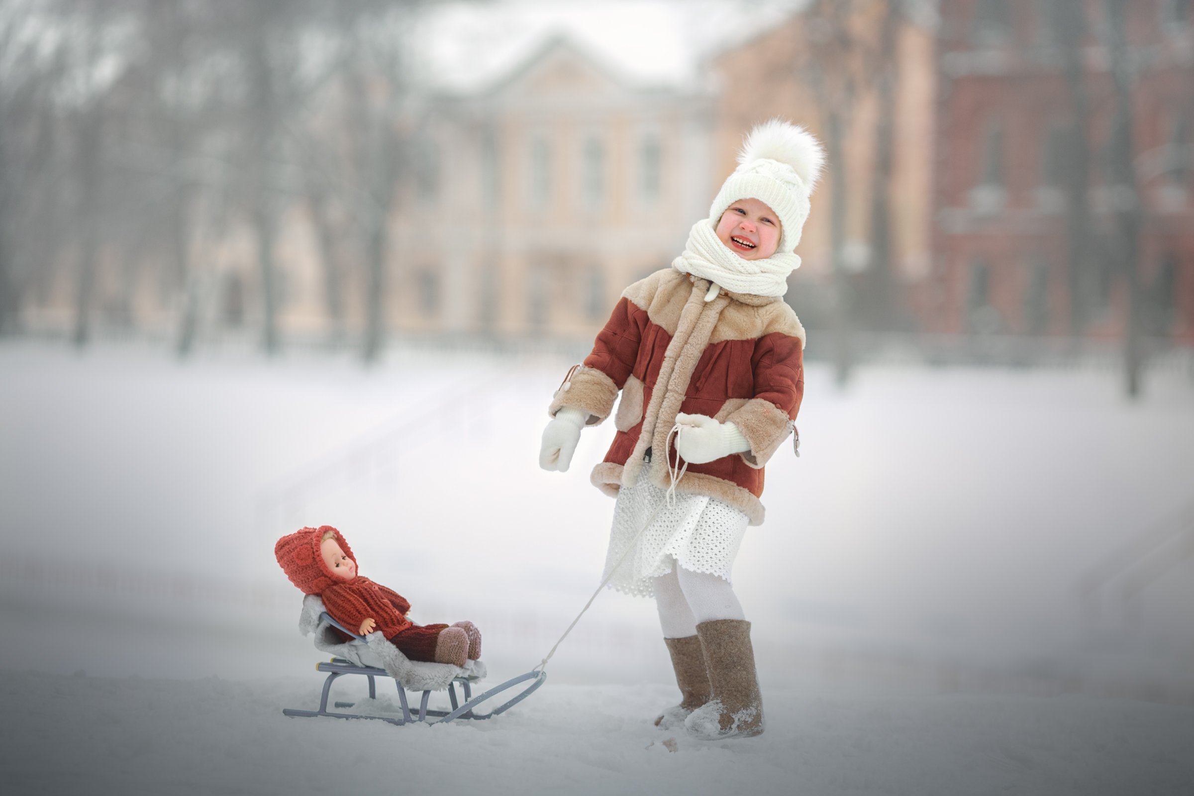 девочка, зима, кукла, снег, город, Ирина Платонова