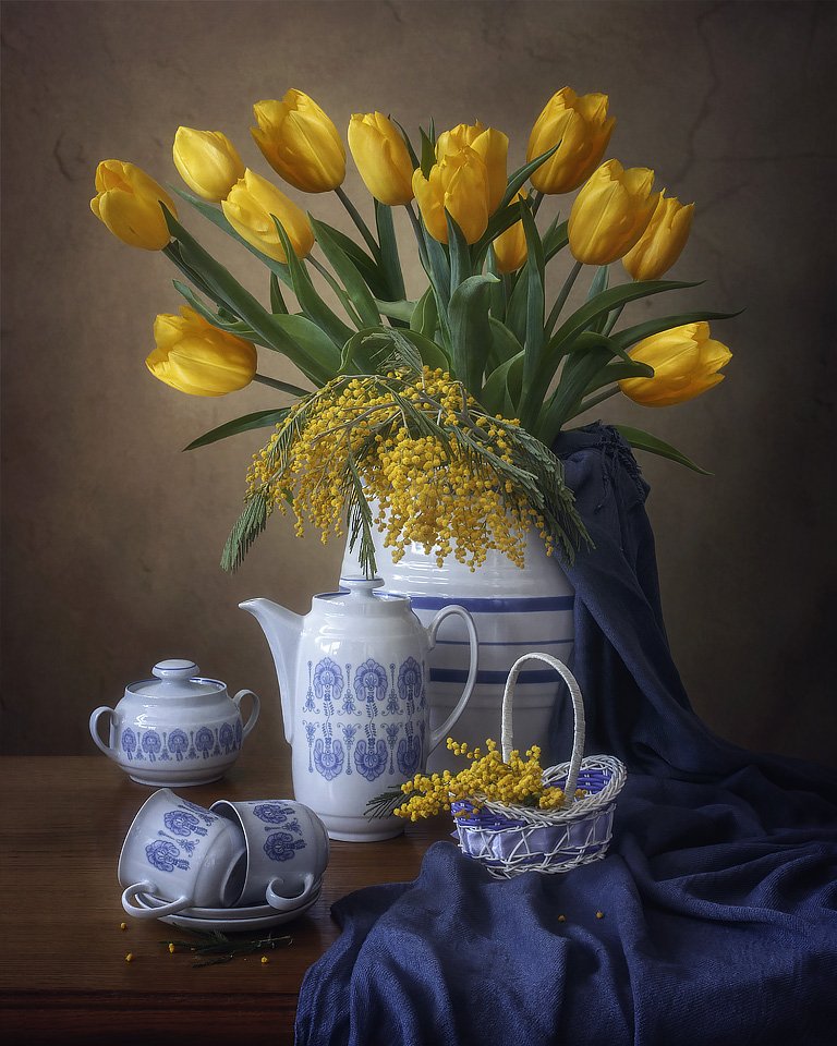 натюрморт, цветы, март, весна, букет, тюльпаны, желтые, мимоза, посуда, Ирина Приходько