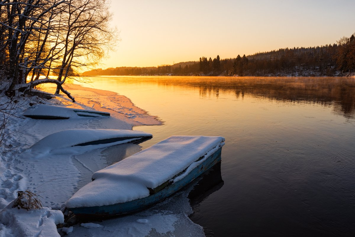 утро свет река рассвет лодки лед зима вуокса берег, Евгений Плетнев