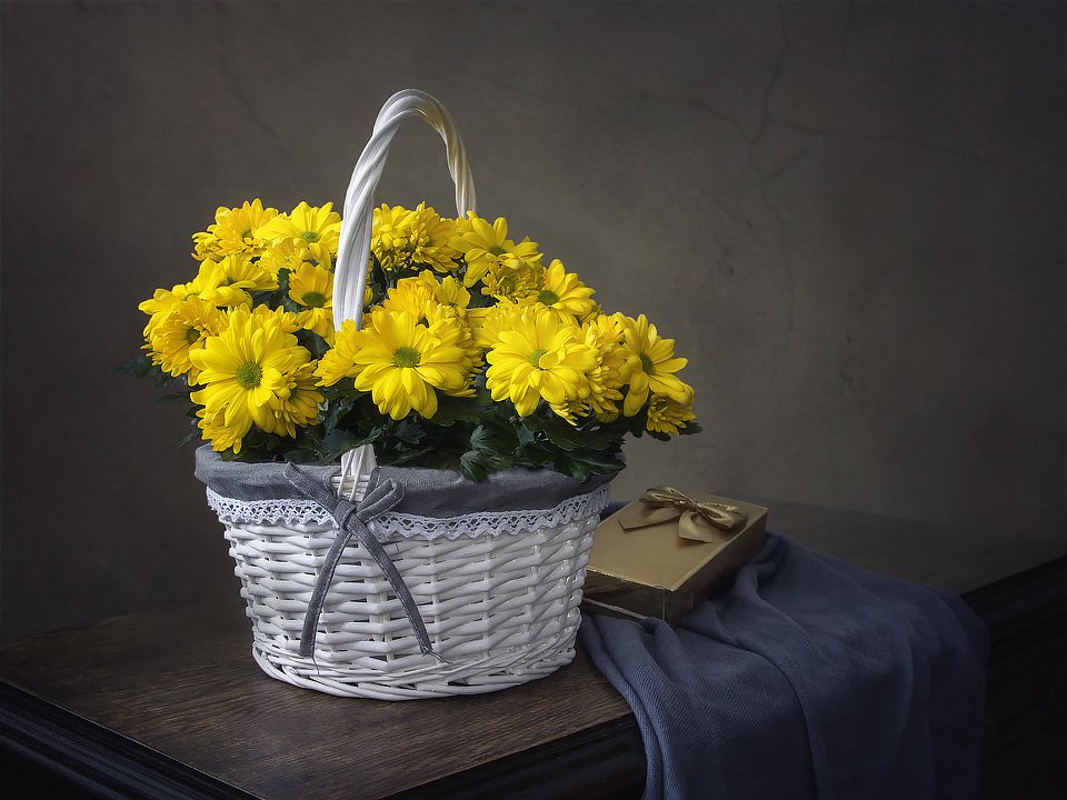 натюрморт, художественной фото, цветы, корзина, желтые хризантымы, Ирина Приходько