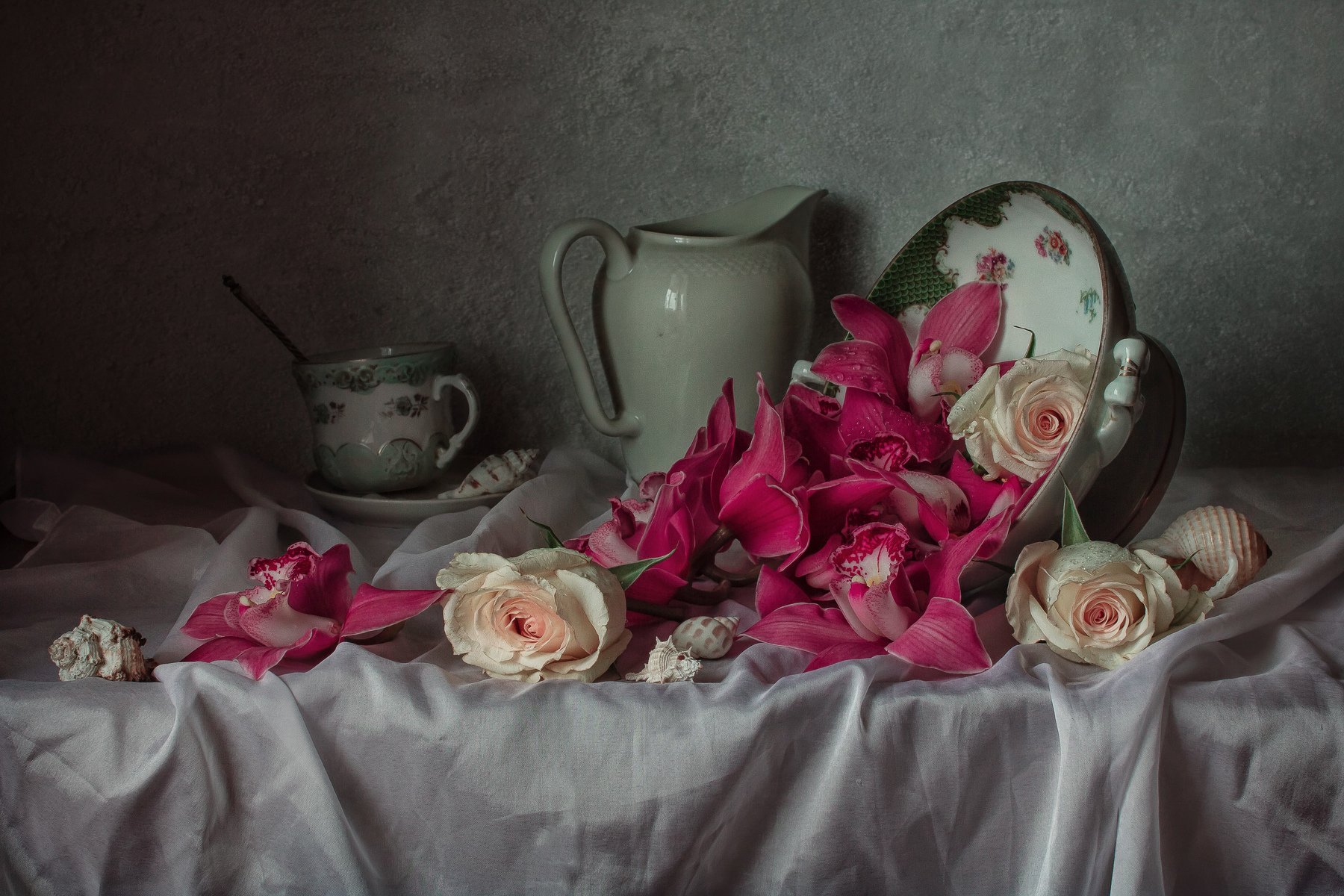 натюрморт, фарфор, цветы, орхидеи, розы, ракушки, Анна Петина