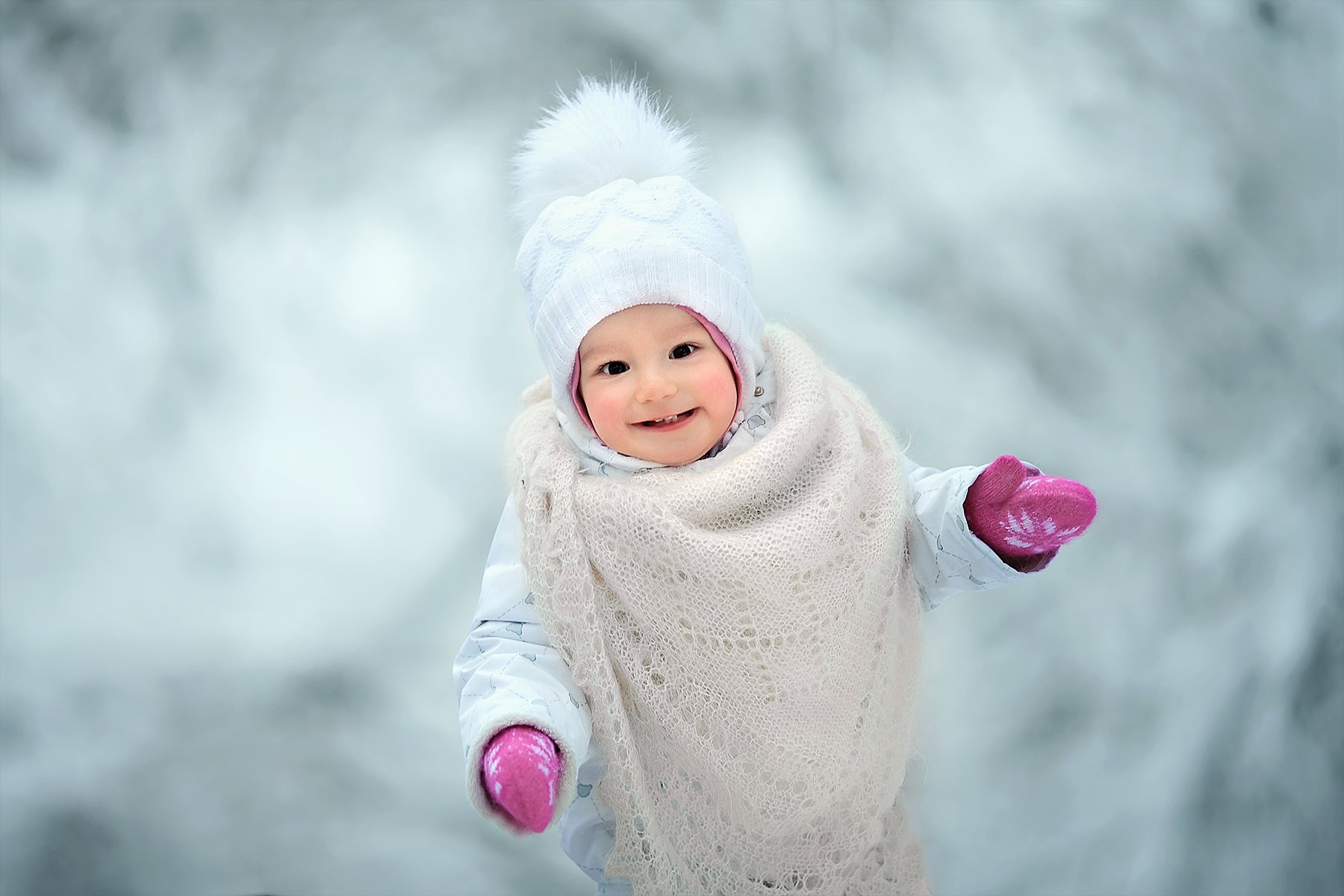 портрет девочка ребенок малыш улыбка глаза взгляд смех эмоции зима снег, Липатова Анна