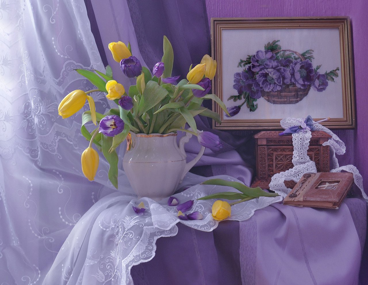 still life, натюрморт , апрель, весна,    фото натюрморт, цветы, тюльпаны, вышивка "сиреневые тюльпаны", зонтик, альбом, Колова Валентина