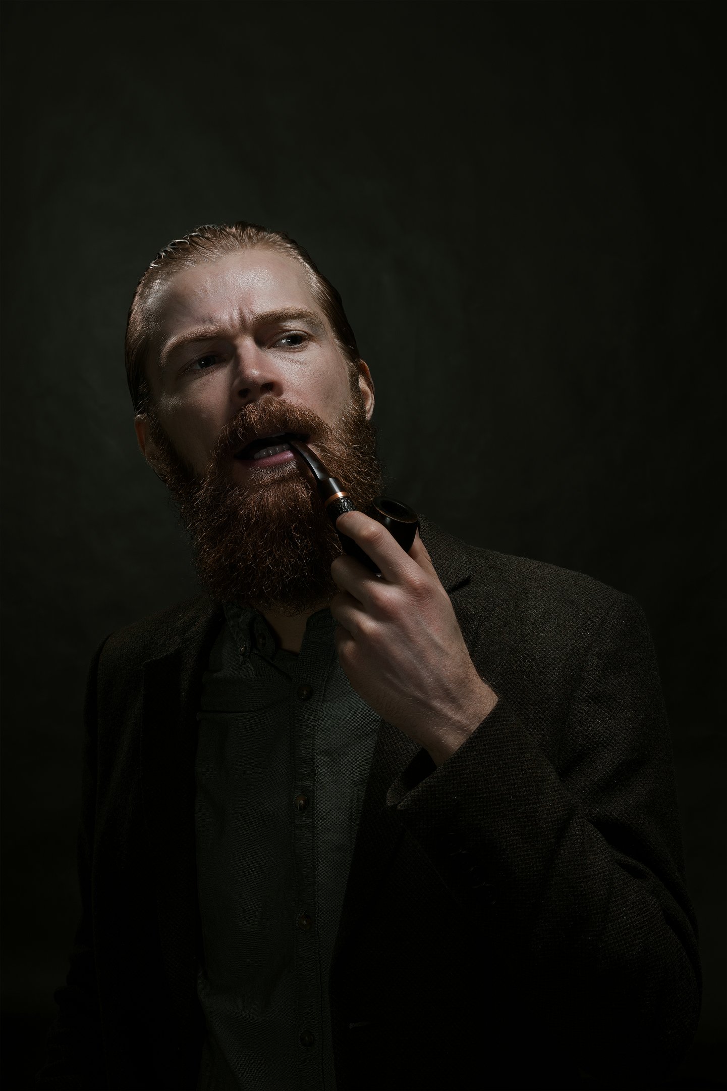 portrait,male,pipe,smoking,fashion,dramatic,light,studio,emotional,expression,портрет,мужчина,парень,курит,трубка,пиджак,эмоция,серьезный,суровый,студия, Fiyah Макс