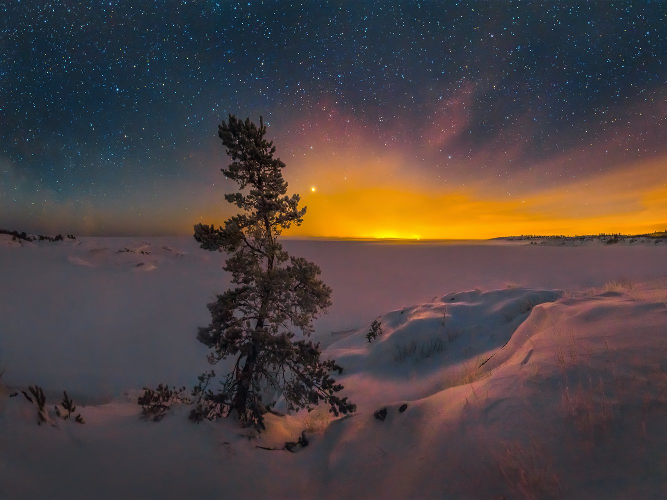 ладожское озеро, карелия, остров, снег, фототур, шхеры, ночь, звёзды, луна, север, сосна, облака., Лашков Фёдор