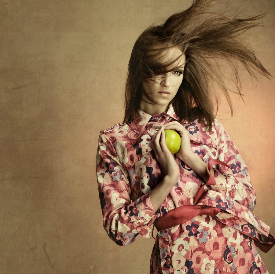 портрет, студия, волосы, яблоко, взгляд, девушка, ветер, Анастасия Овчинникова