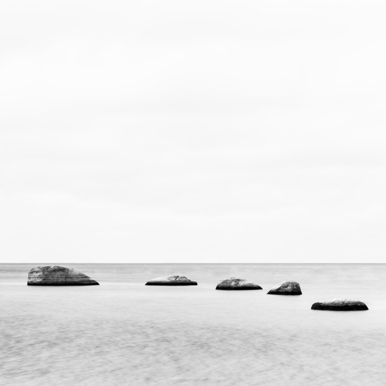 море, пейзаж, ч/б, монохром, минимализм, камни, seascape, sea, minimalism, monochrome, blackandwhite,, АлександрТутаев