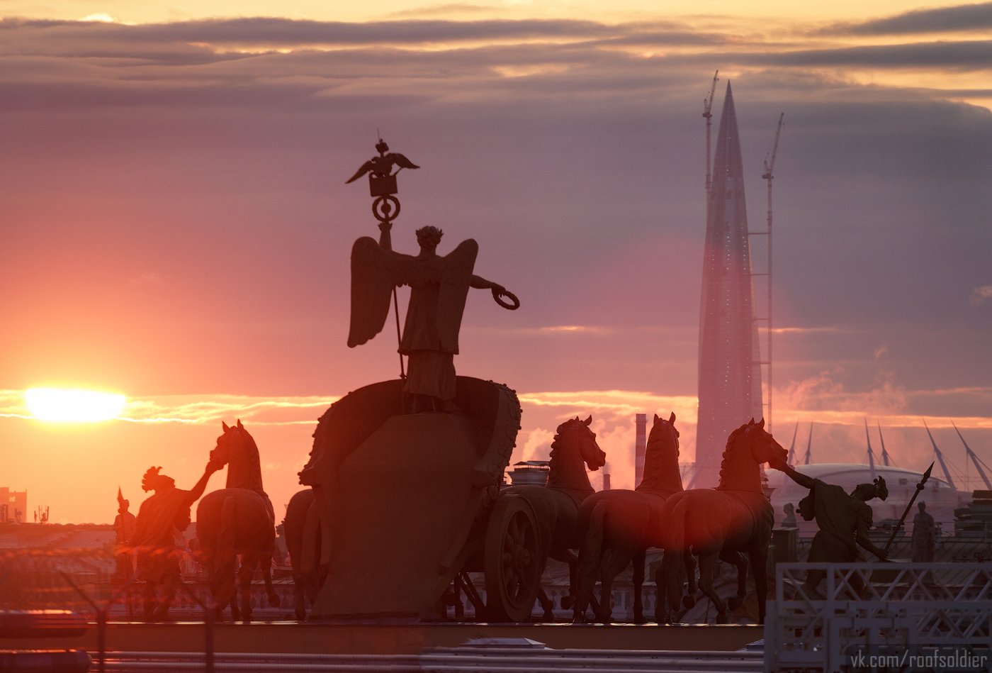 Санкт-Петербург, крыша, Питер, скульптура, Лахта, архитектура, закат, Голубев Алексей