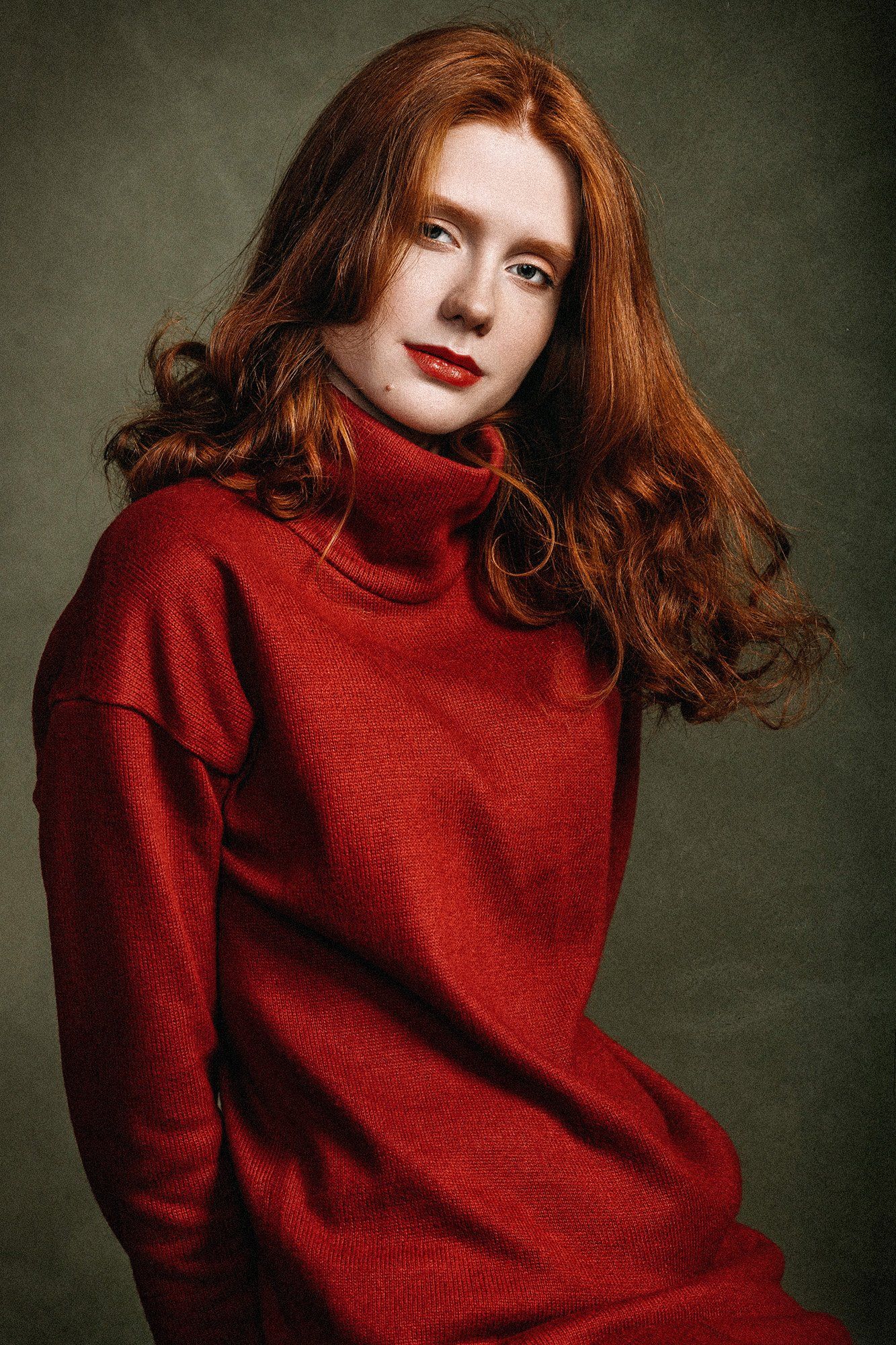 портрет, девушка, модель, студия, красное, платье, рыжие волосы, классика, Анастасия Косарева