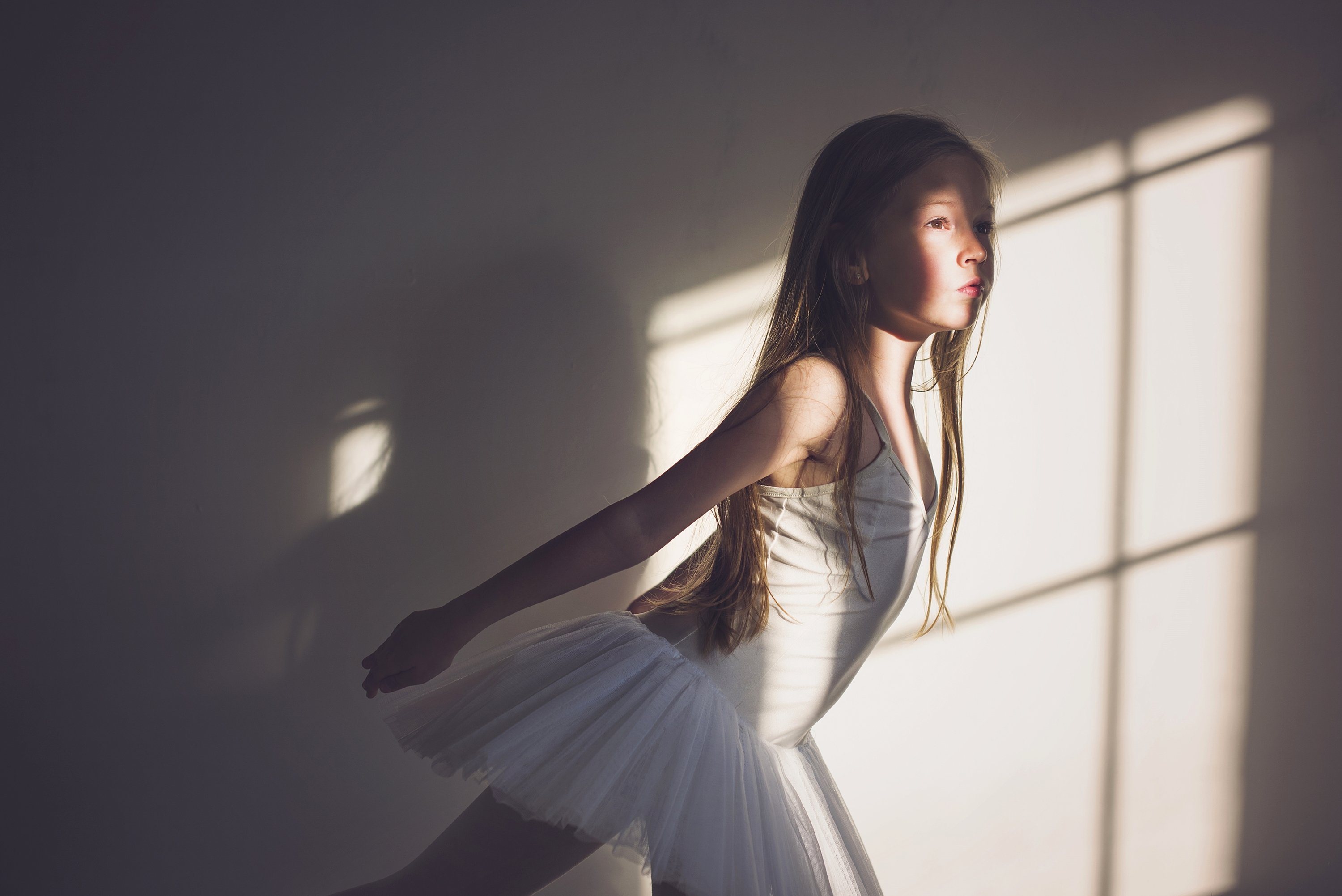 girl, portrait, natural light, ballerina, fly,, Anna Ścigaj