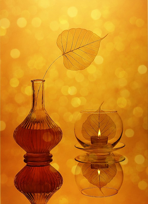натюрморт, стекло, листья, свеча, огонь, свет, отражение, Ирина Фурашова