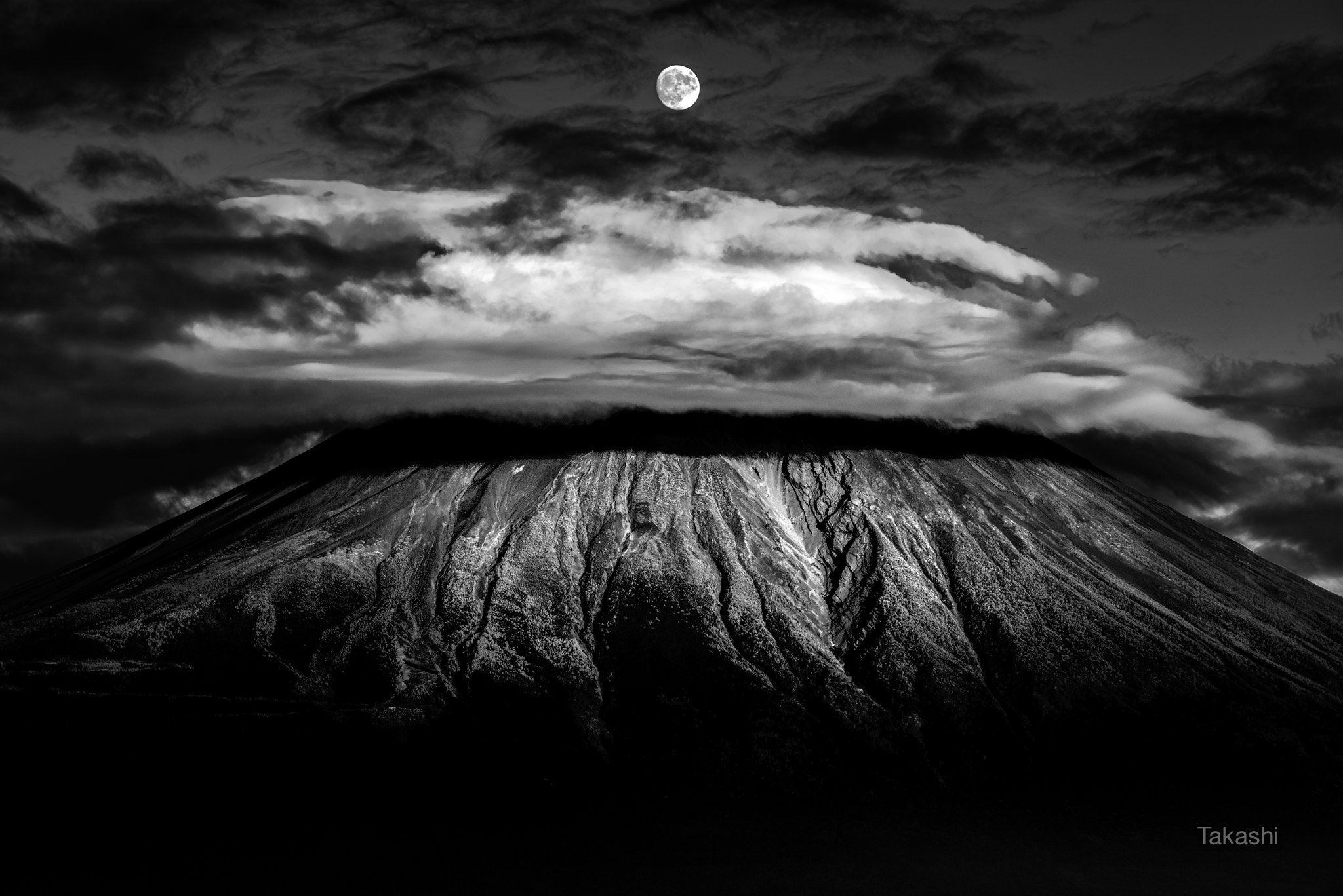 fuji,japan,mountain,moon,luna,cloud,sky, Takashi