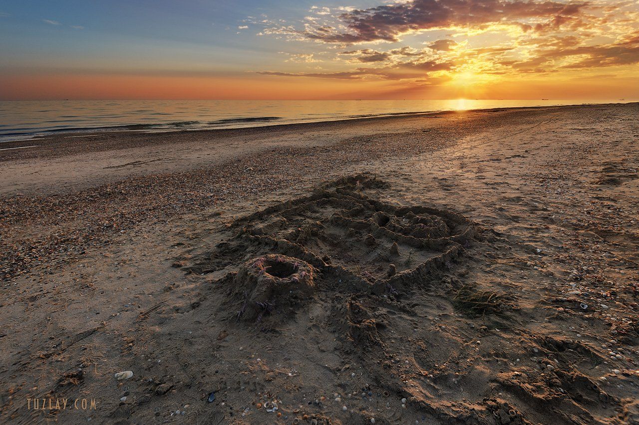 азовское море, июнь, восход, пляж, азовский берег, замок на песке, Владимир Тузлай