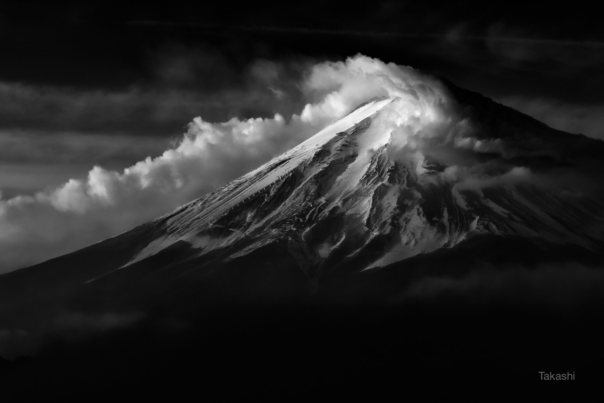 Fuji,Japan,mountain,cloud,snow,amazing,dramatic,black and white, Takashi
