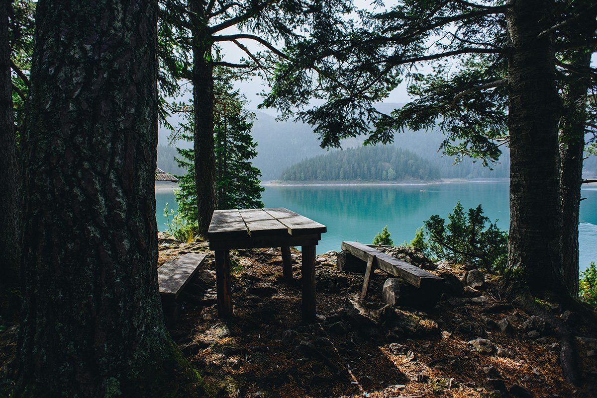 озеро, вода, лес, стол, мебель, пейзаж, горы, парк, черногория, лето,, Иван Клейн