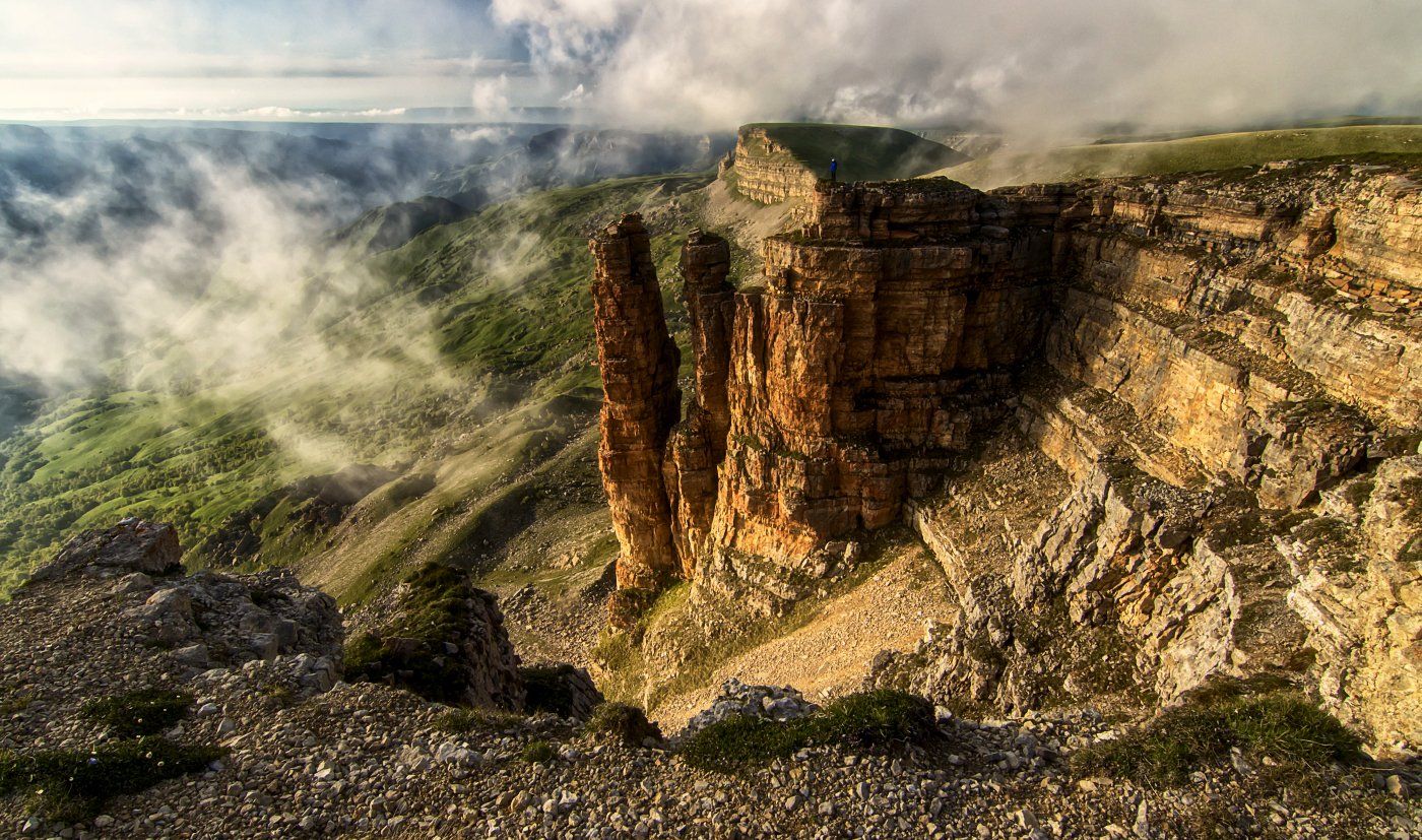 кавказ,горы,плато,туман,закат,турист., Анатолий Салтыков