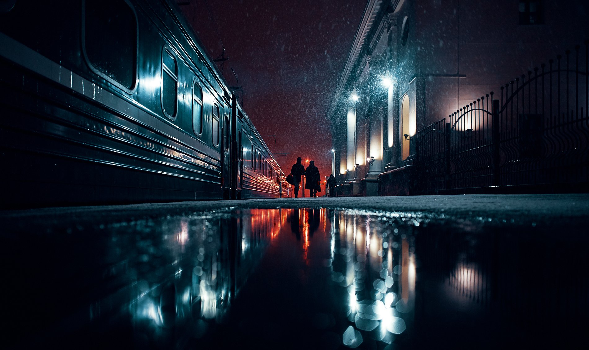 train, railway, station, street, reflection, поезд, вокзал, отражение, люди, улица, street, Александр Фанковин