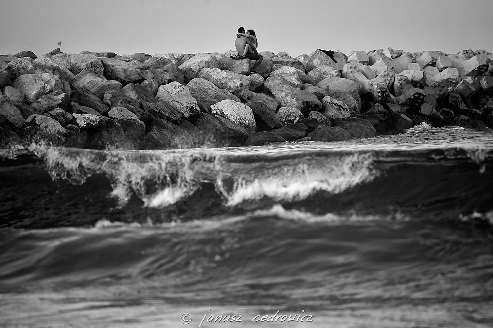romania,constanca,sea,seaside,couple,love,sex,hug,kiss,boy,girl,beach,holiday,water,waves,, Janusz Cedrowicz