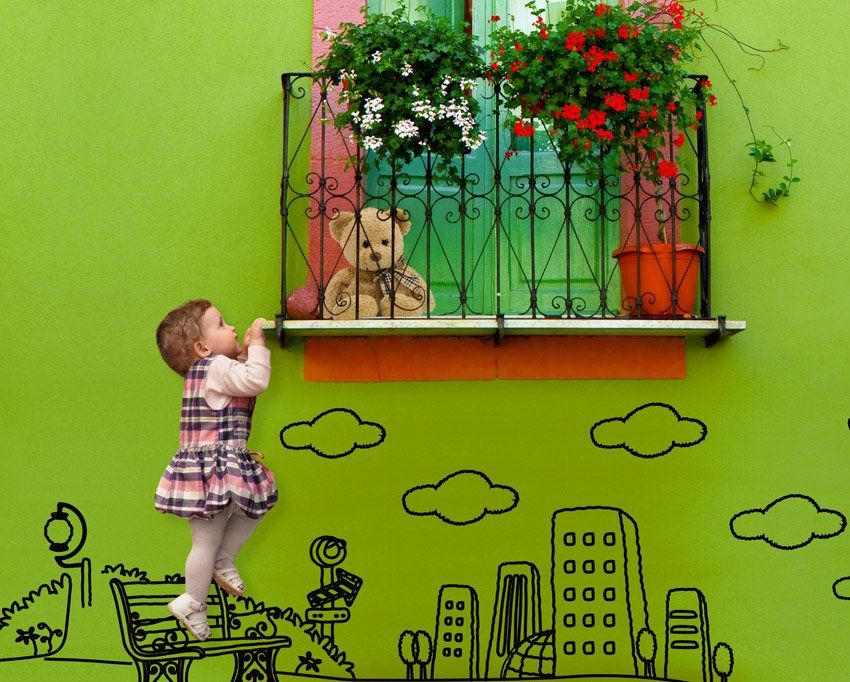teddy bear, blocks, green, balcony, grill, hanging, baby, girl, bank, drawing, graffiti, flowers, potted, Caras Ionut