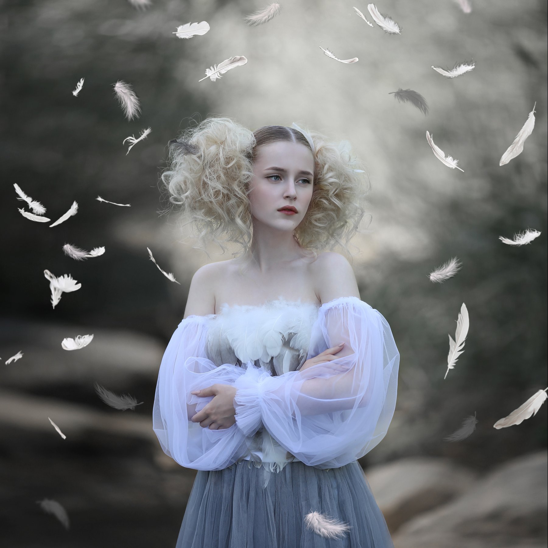 птичка, перья, воздушное фото, bird, feathers, красивая девушка, магическое фото, магия, Ирина Голубятникова