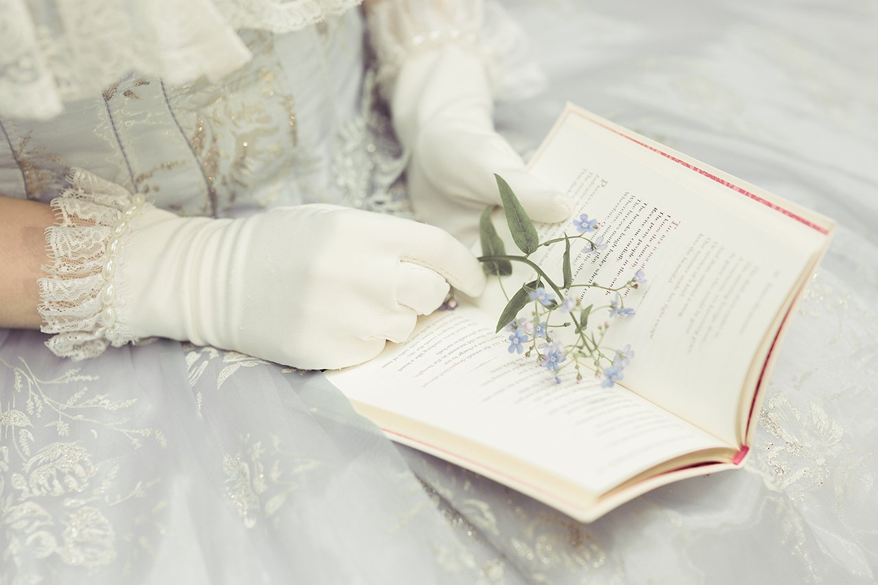 цветок, книга, руки, натюрморт, читаем, нежность, перчатки, , Дарья Комарова