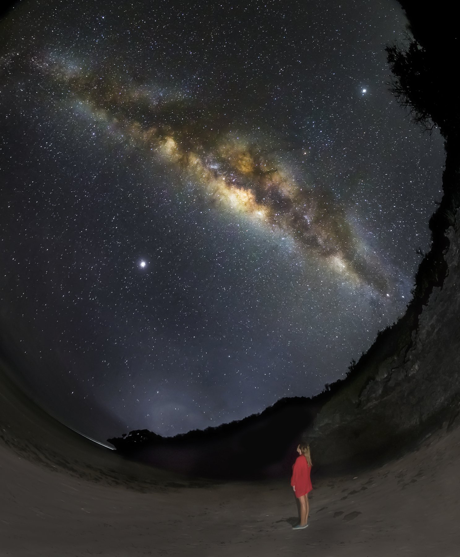 Чумацький шлях наша галактика. Млечный путь невооруженным глазом. Млечный путь с земли невооруженным глазом. Можно ли с земли увидеть млечный путь. Галактика млечный путь фото.