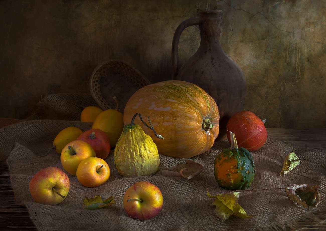 тыквы,яблоки,листья,кувшин,осень, натюрморт, Елена Брежицкая