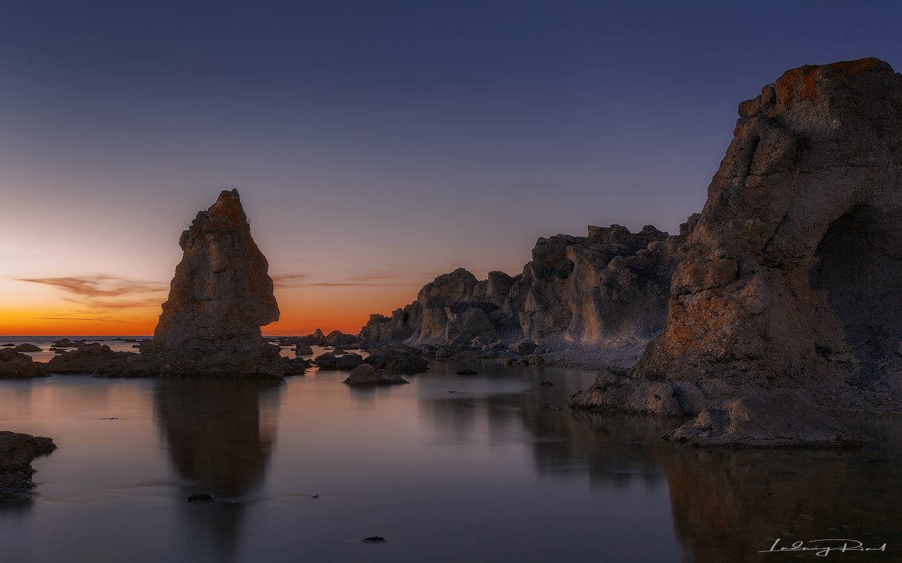 baltic sea, blue, blue hour, blue sea, blue sky, cliffs, colorfull, colorfull sky, fine art photography, fårö, glow, gotland, lauterhorn, longtime exposure, ludwig riml photography, natur, natural light photography, night, night sky, ocean, orange, rauk, , Ludwig Riml