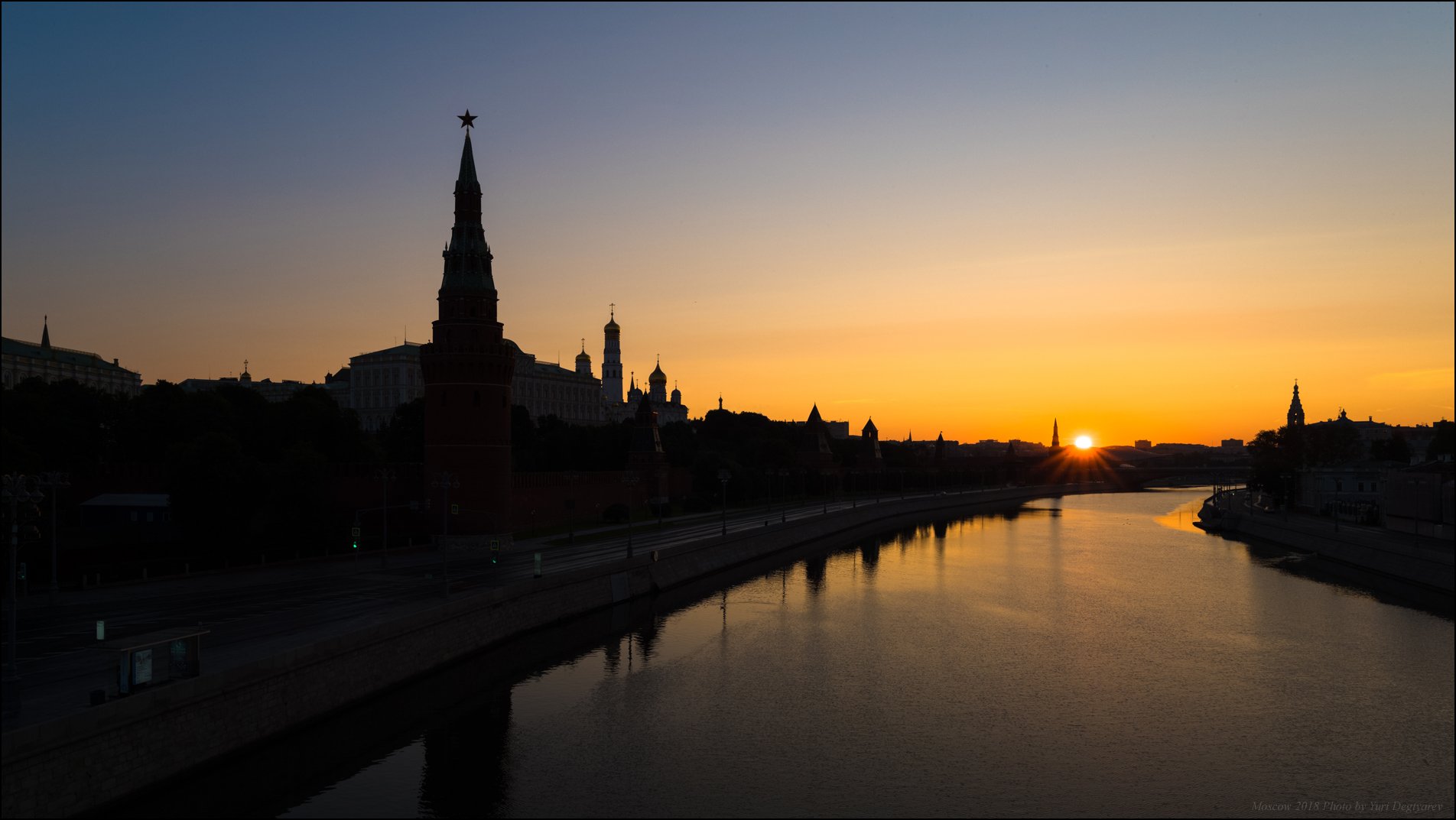Закат на Москве реке Мусоргский