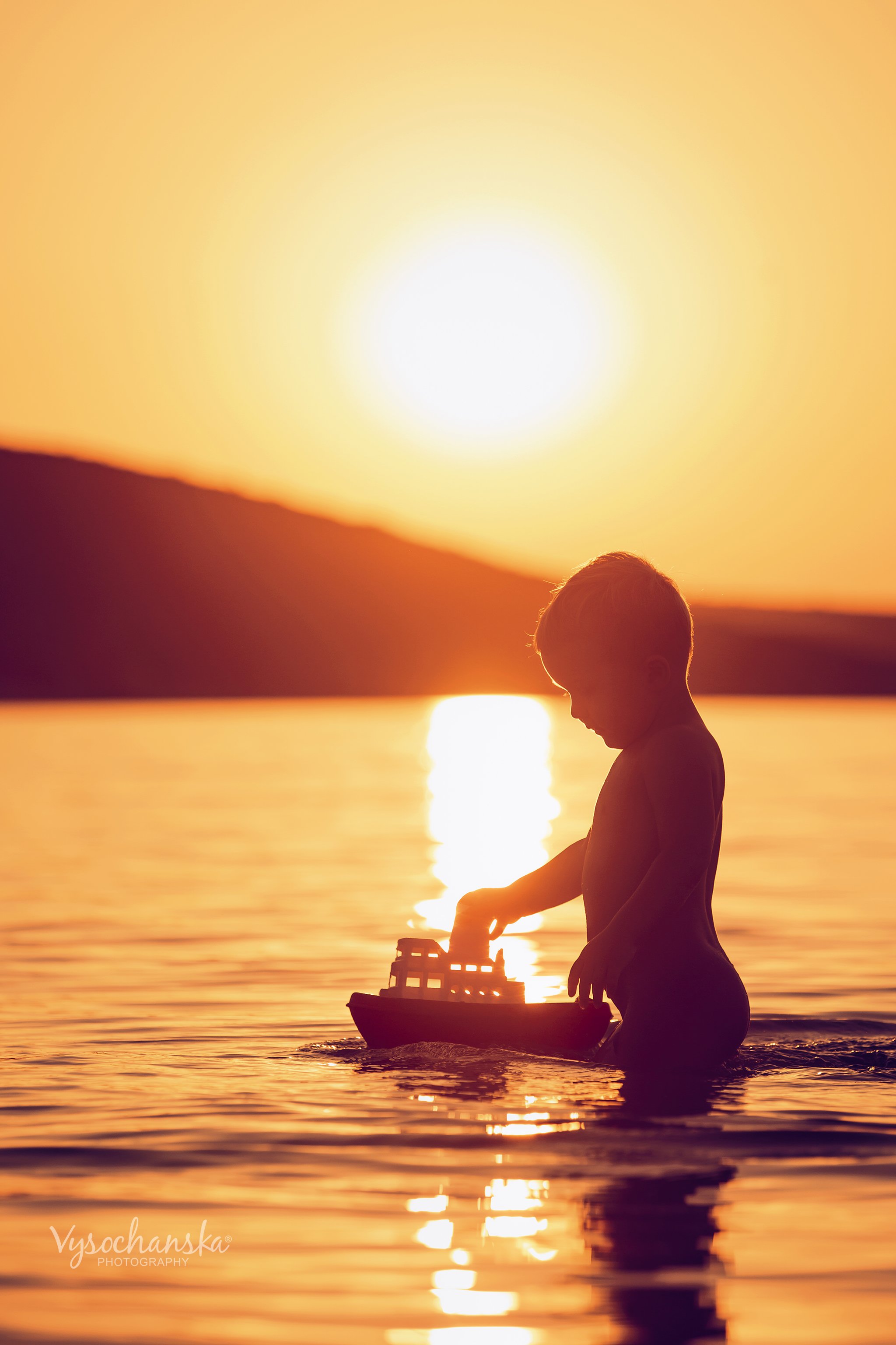 childchood, summer, sea, boy, play, boat, sunset, Vysochanska Photography