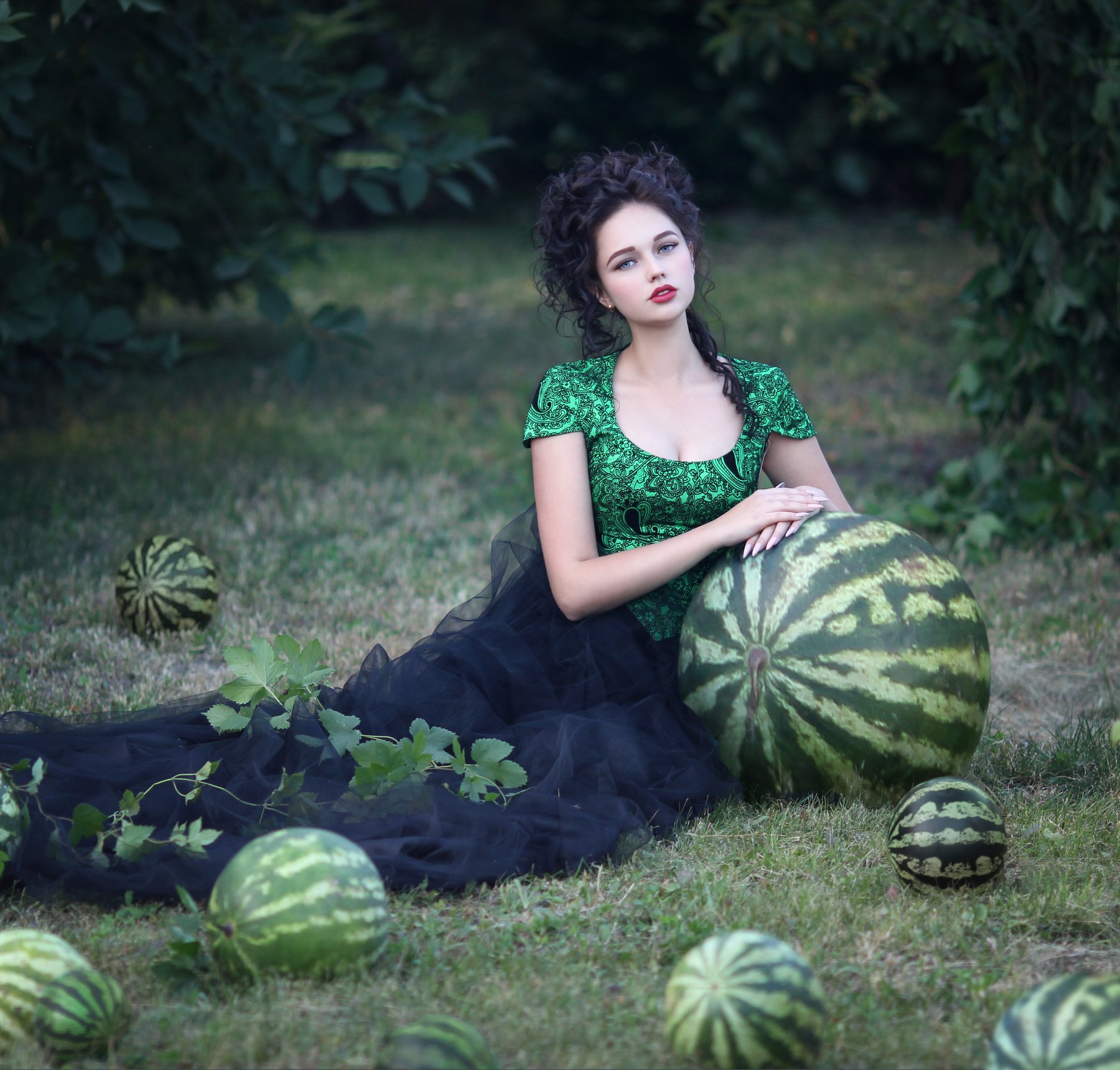 арбуз, девушка с арбузами, гигантский арбуз, Watermelon, giant watermelon, Ирина Голубятникова
