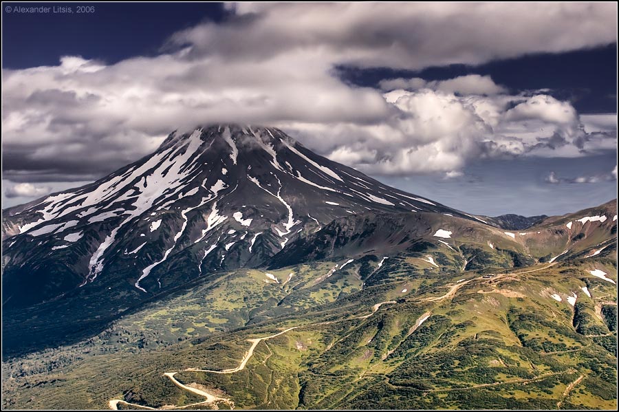 вулкан, вершина, склоны, облака, гора, дорога, снег, камчатка, Александр Лицис