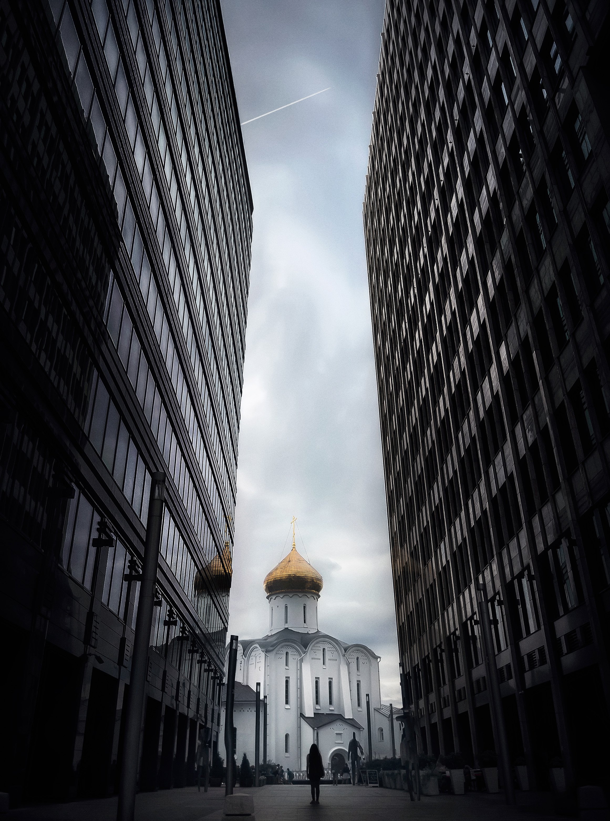 город, архитектура, москва, церковь, небоскребы , Алексей Ермаков