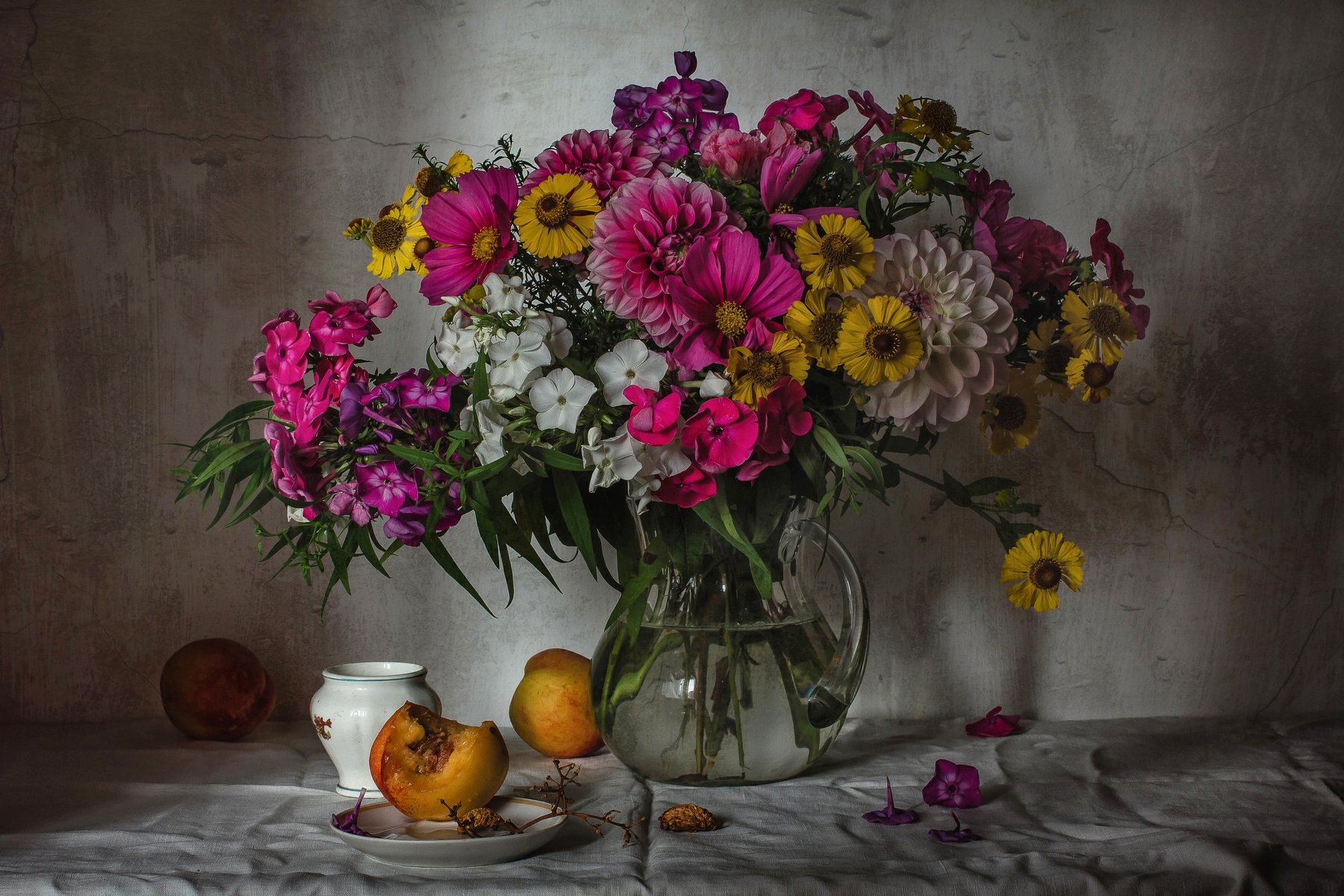 натюрморт, стекло, кувшин, цветы, фрукты, нектарины, Анна Петина