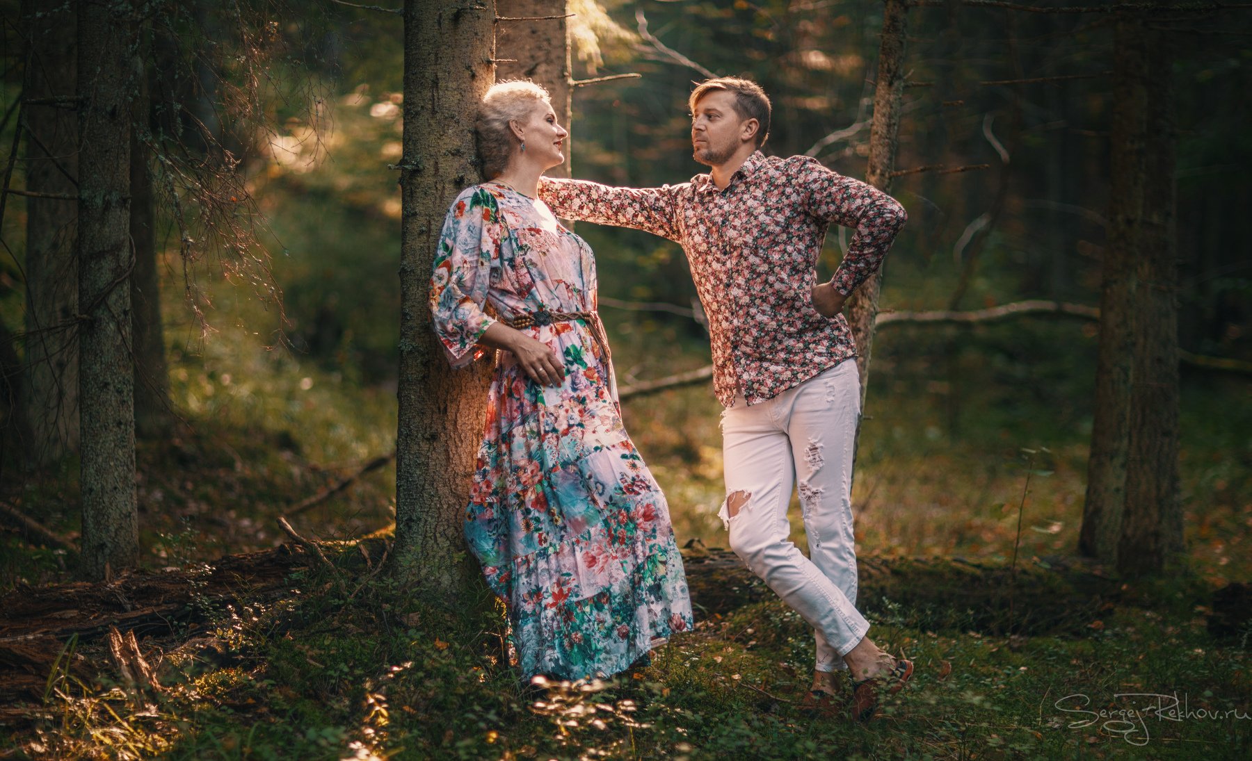 Деревенская любовь. Деревенский парень и девушка. Фотосессия деревня парень. Сельская любовь.