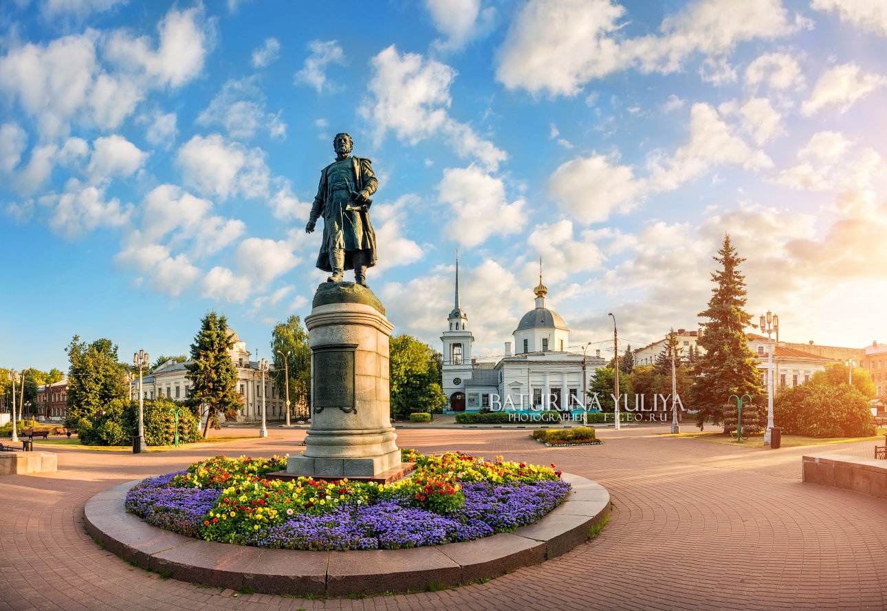 Памятник Афанасию Никитину. Фотограф Юлия Батурина