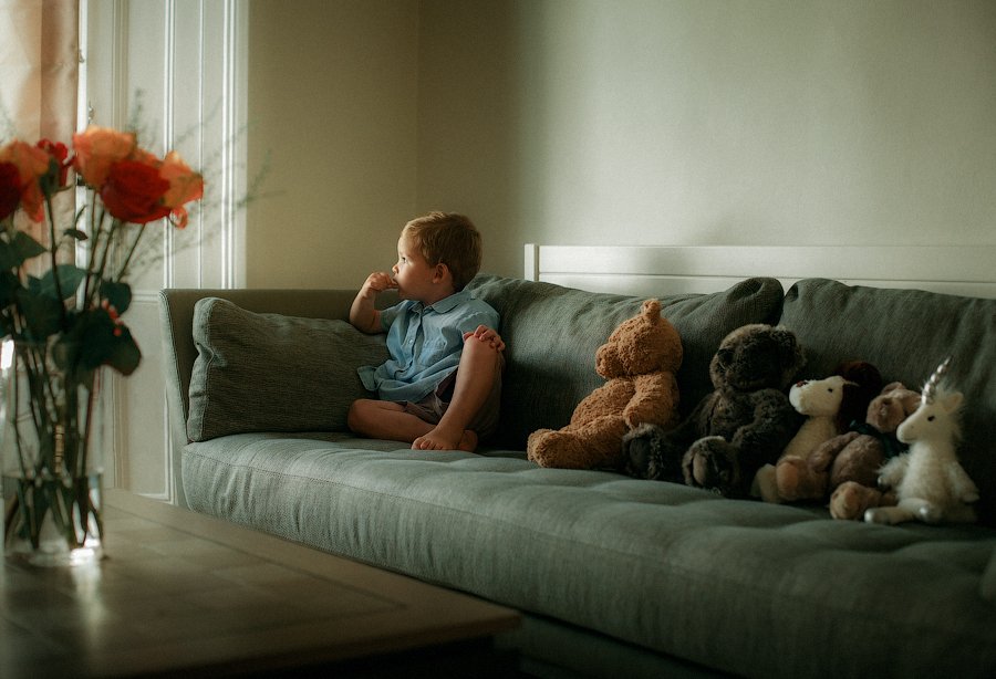 дети портрет дом утро ребенок семья игрушки настроение эмоции, Оксана