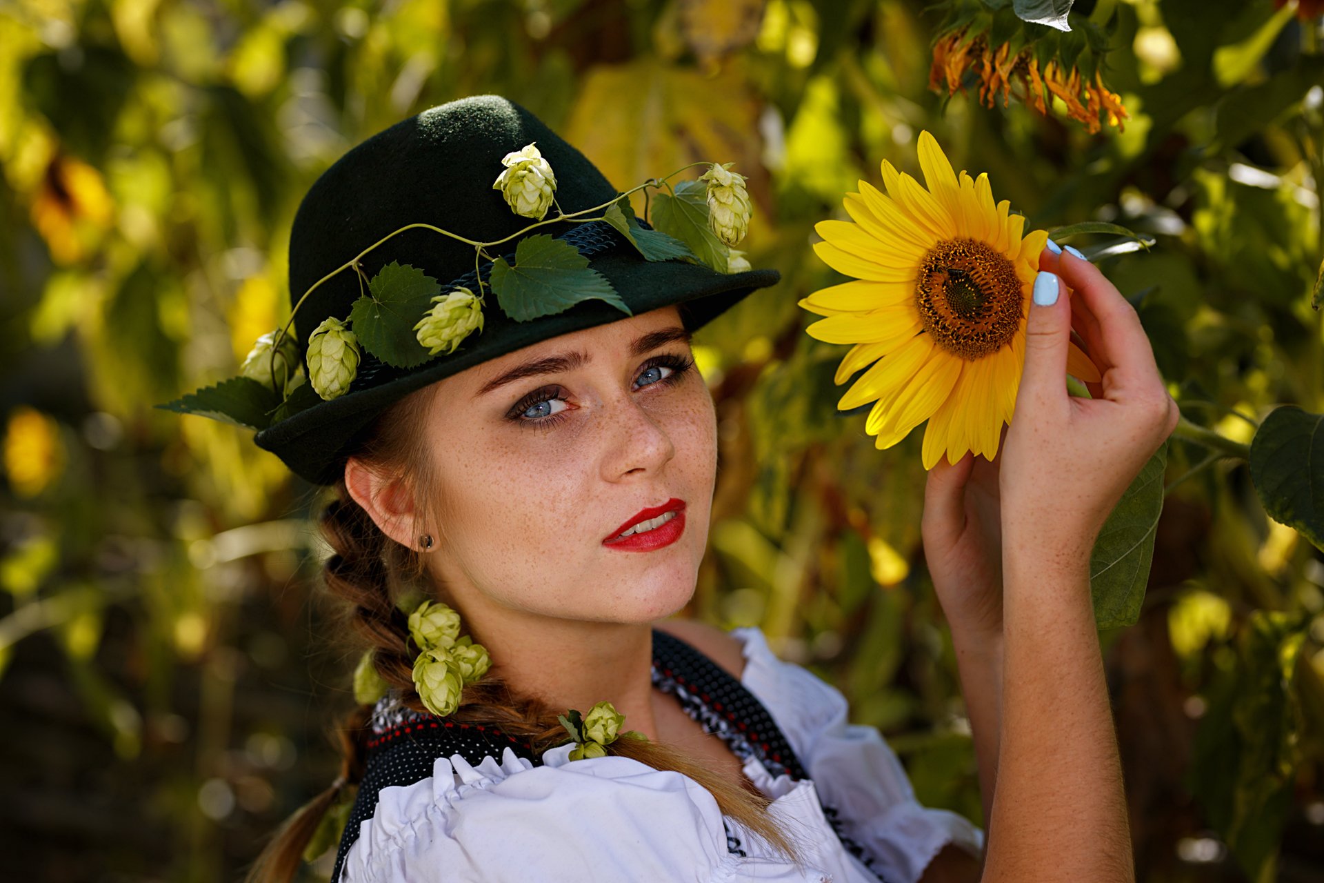 girl, hops, bavaria, tradition, national, sunflower, germany, beer, actress, theatre, Илья Беленький