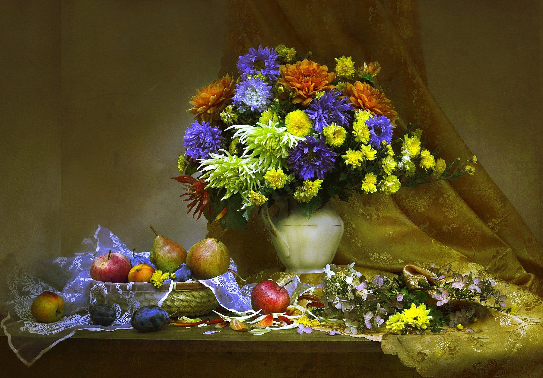 still life,натюрморт,фото натюрморт, осень, сентябрь, георгины, астры, цветы, фрукты, Колова Валентина