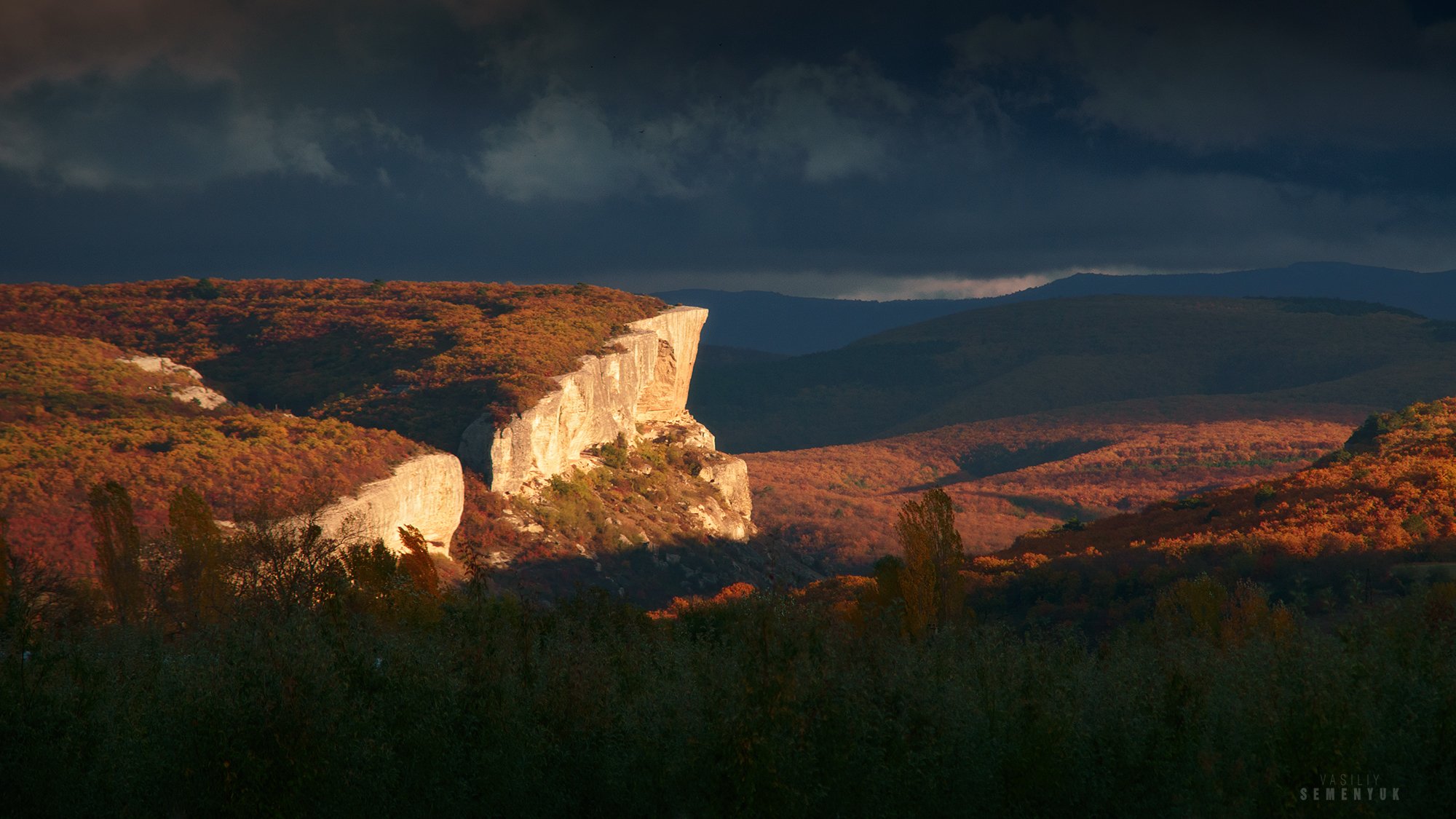 крым, горы, качи-кальон, буря, осень, облачность, солнечный луч, landscape, mountain, dramathic sky, dynamic light, пейзаж., Семенюк Василий