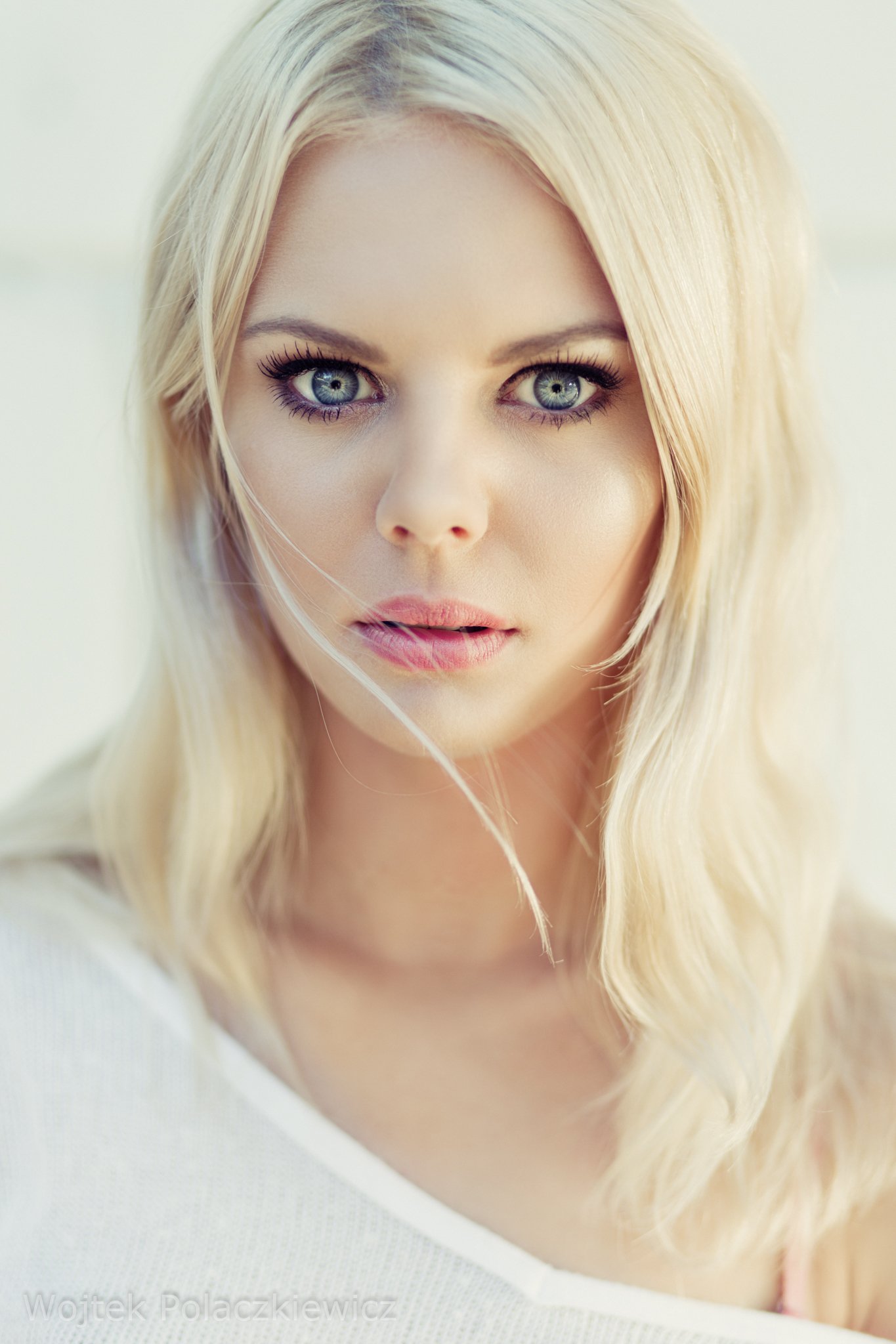 portrait women eyes blonde, Wojtek Polaczkiewicz