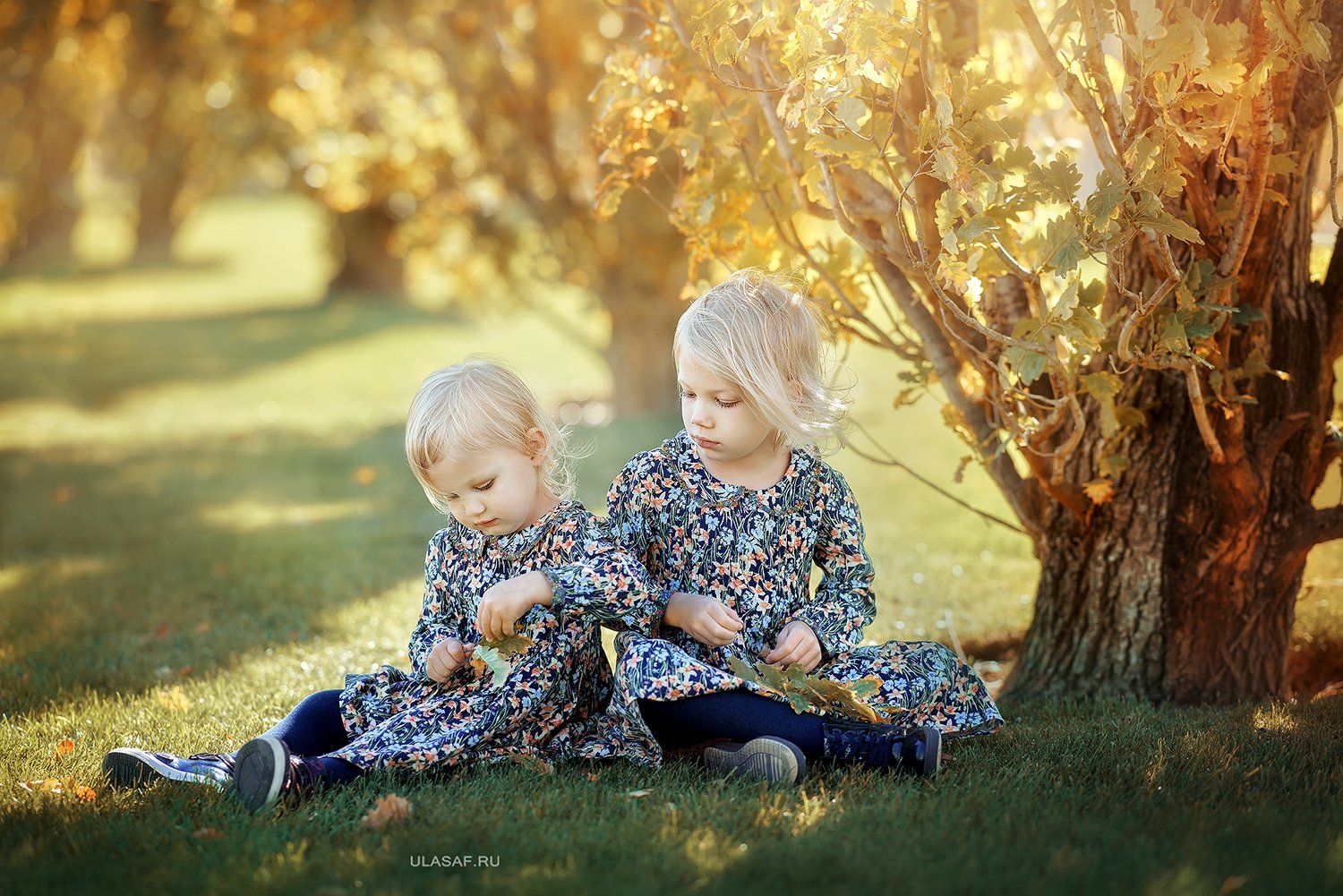 портрет, осень, девочки, girls, autumn, лес, друзья, солнышко, лучи, sun, happy, happiness, сказка, волшебство, magik, Юлия Сафонова