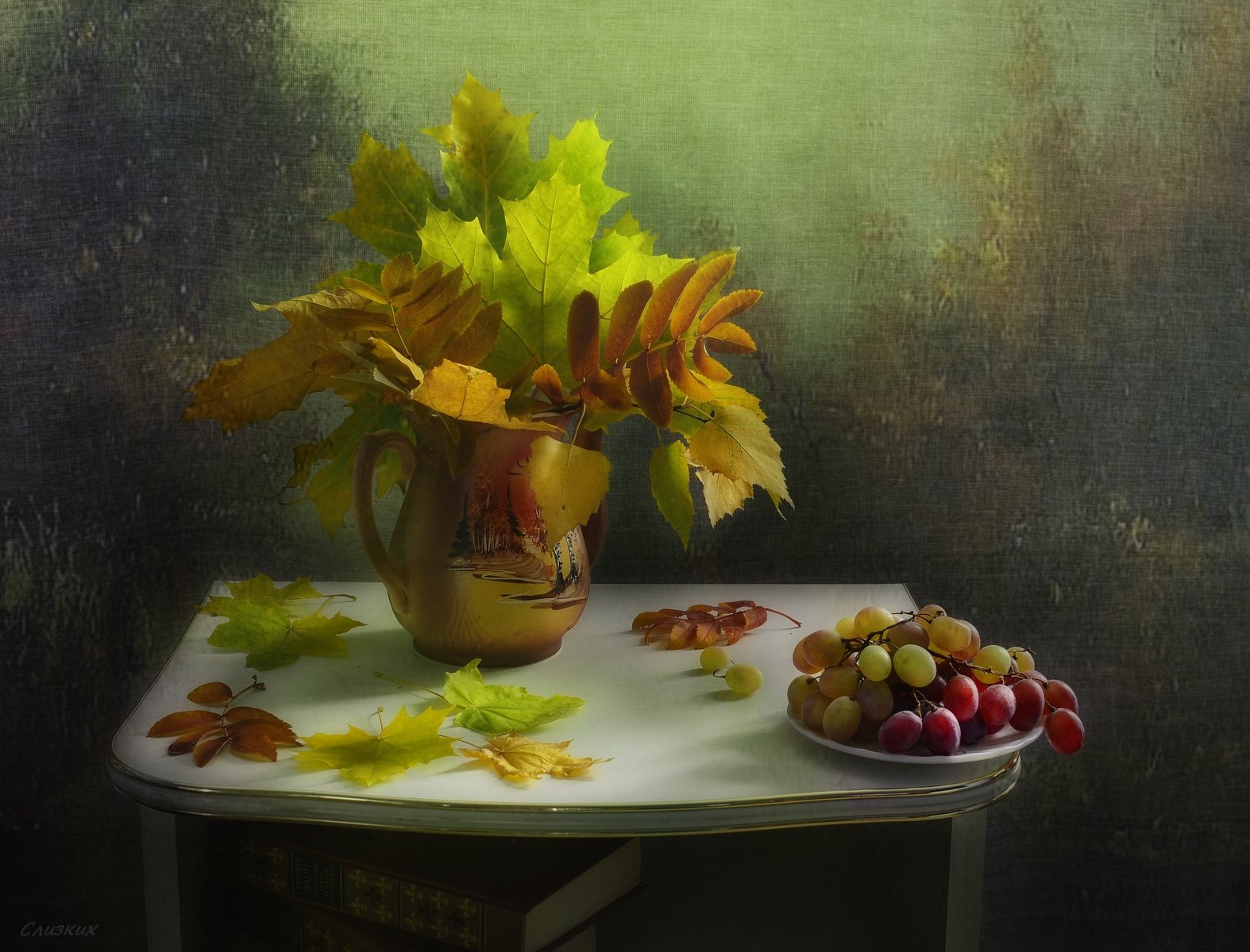 натюрморт,композиция,осень,листья,виноград,свет, Инаида