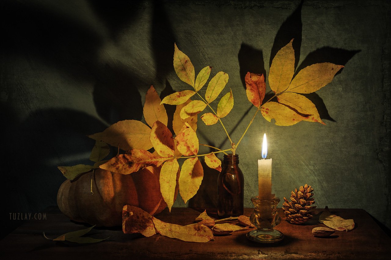 свеча, бутылка, тени, осенние листья, тыква, Владимир Тузлай