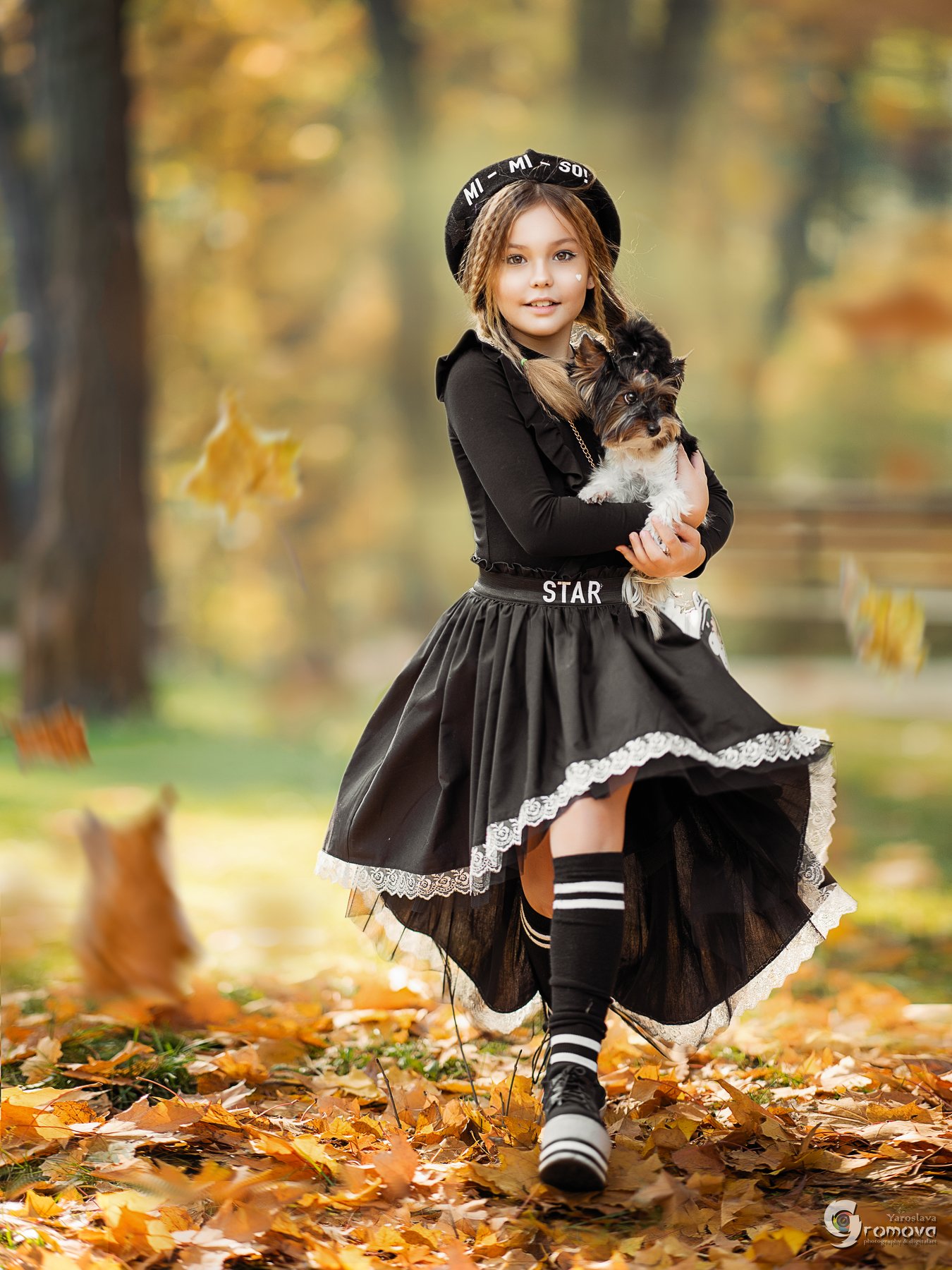 осень, девочка, бег, собака, друг, веселье, листва, листья, Ярослава Громова