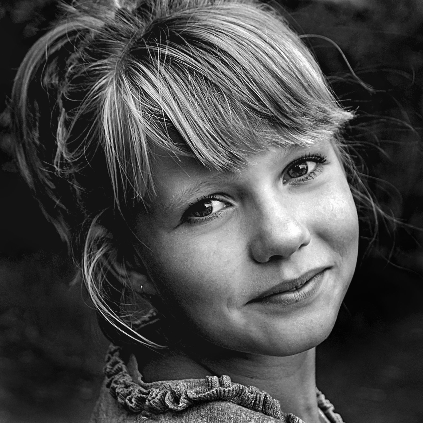 девушка, улыбка, глаза, взгляд, чб, апатиты, Николай Смоляк