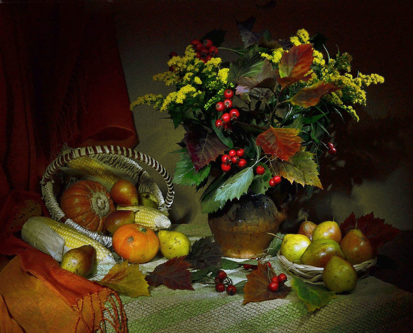 still life,натюрморт,фото натюрморт,осень, октябрь , кукуруза,  листья, груши, тыква, Колова Валентина