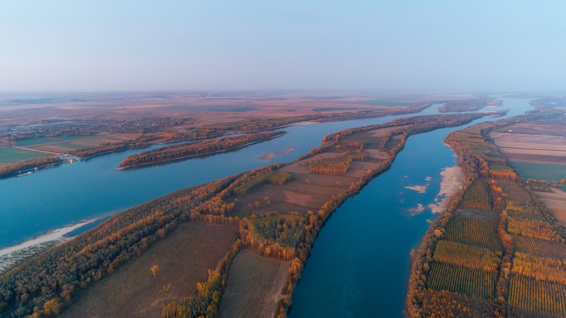 Danube,autumn,bulgaria,romania,coastline, Даниел Балъков